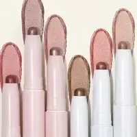 Highlighting Glitter Eyeshadow — view 4