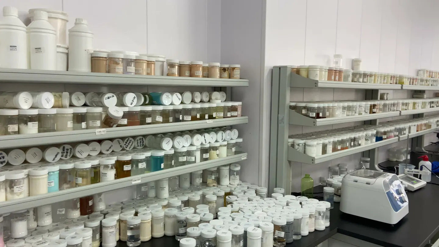 Ingredients and development materials in the laboratory