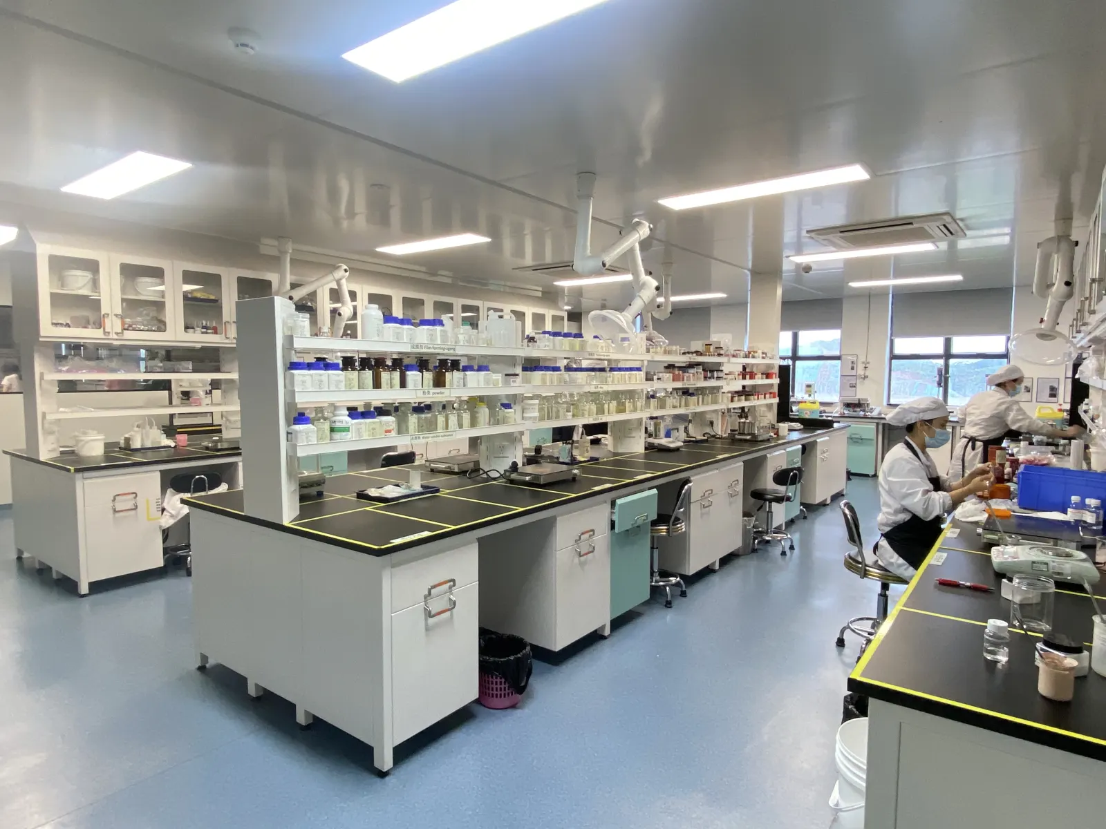 OEM Factory cosmetics manufacturing lab in Shenzhen